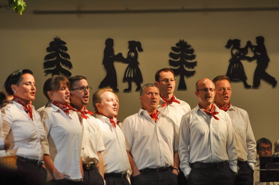 Chor aus den eigenen Reihen (Bild: Eva Burri)