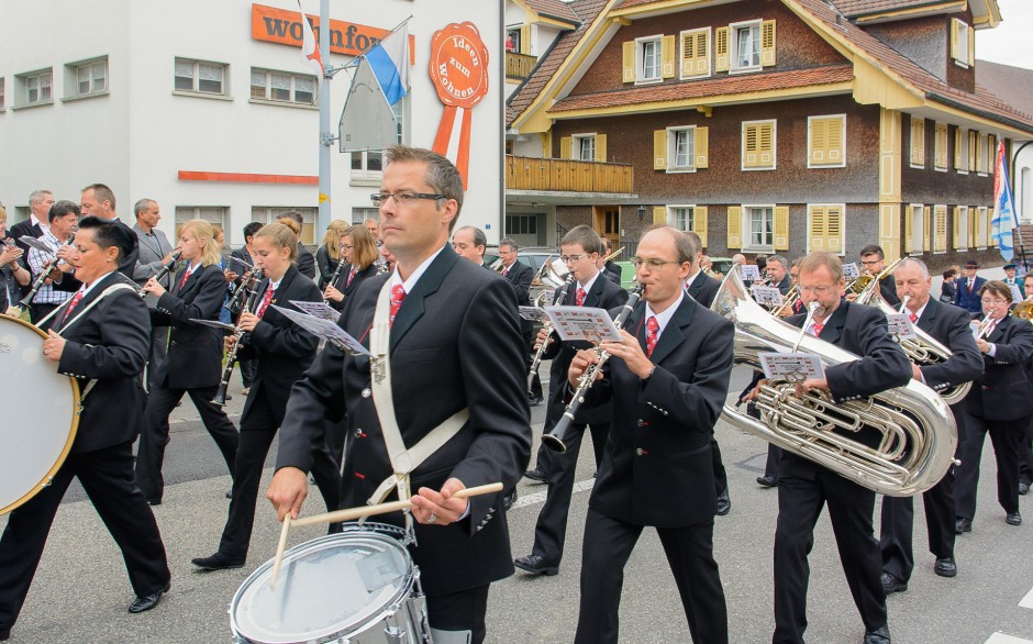 Blasorchester Neuenkirch mit dem neuen Anzug