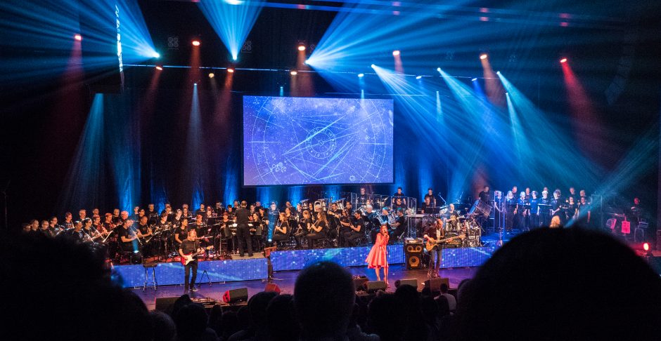 Irrwisch und das Blasorchester Neuenkirch im Luzerner Saal des KKL Luzern. Foto: Thomas Moor.