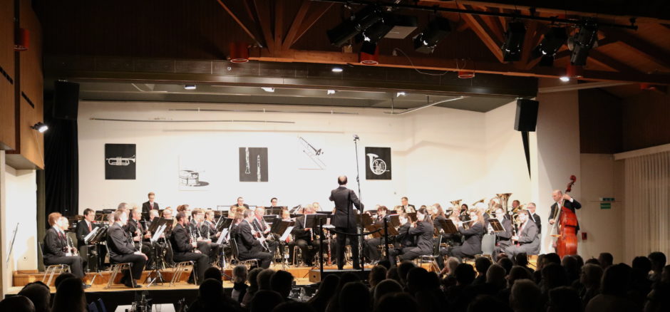 Blasorchester Neuenkirch unter der Leitung von Roger Meier (Foto: Sempacher Woche)