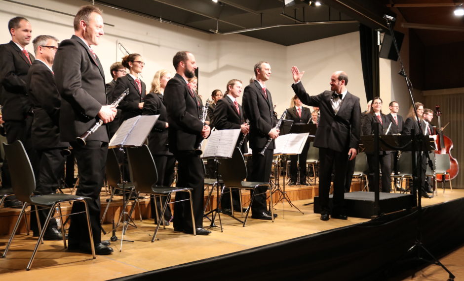 Blasorchester Neuenkirch unter der Leitung von Roger Meier (Foto: Sempacher Woche)